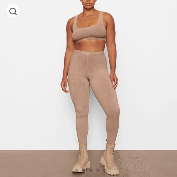 SKIMS Pants - SKIMS Outdoor Leggings